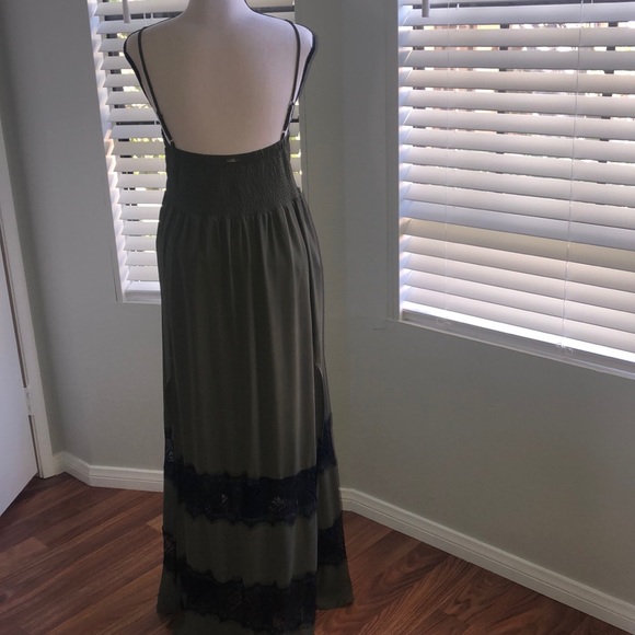 Beautiful maxi BeBe dress - Picture 3 of 5